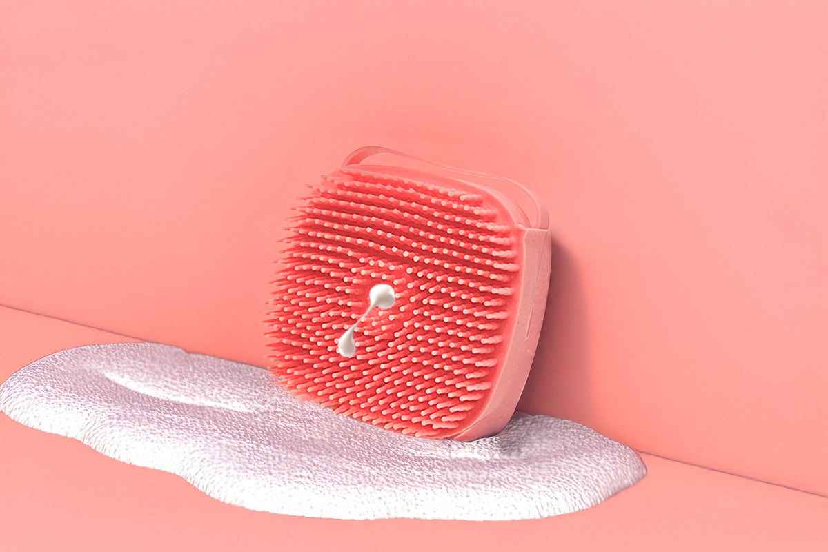 Spa By Lola Shampoo Dispenser Brush BEAU513