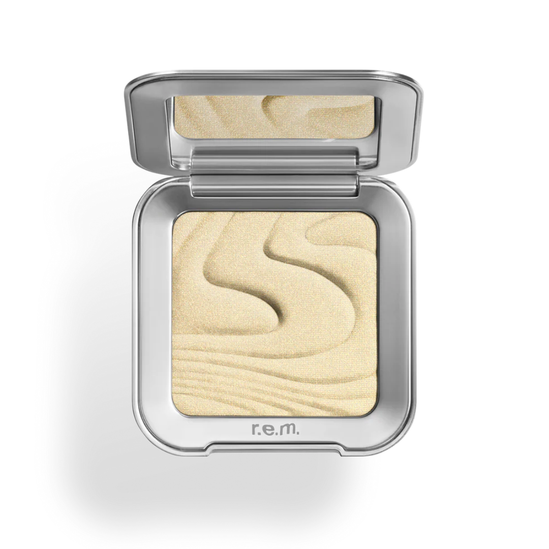 r.e.m beauty Interstellar Highlighter Topper Miss Venus
